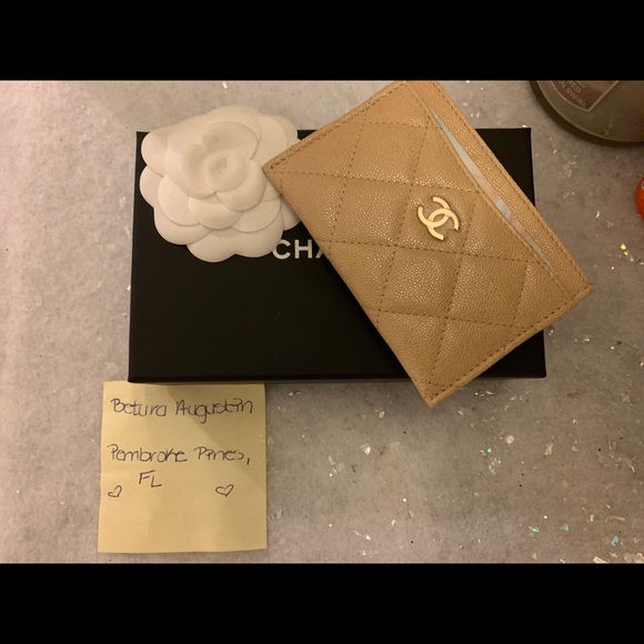 ✖️SOLD✖️19S iridescent beige flat cardholder - Picture 3 of 4